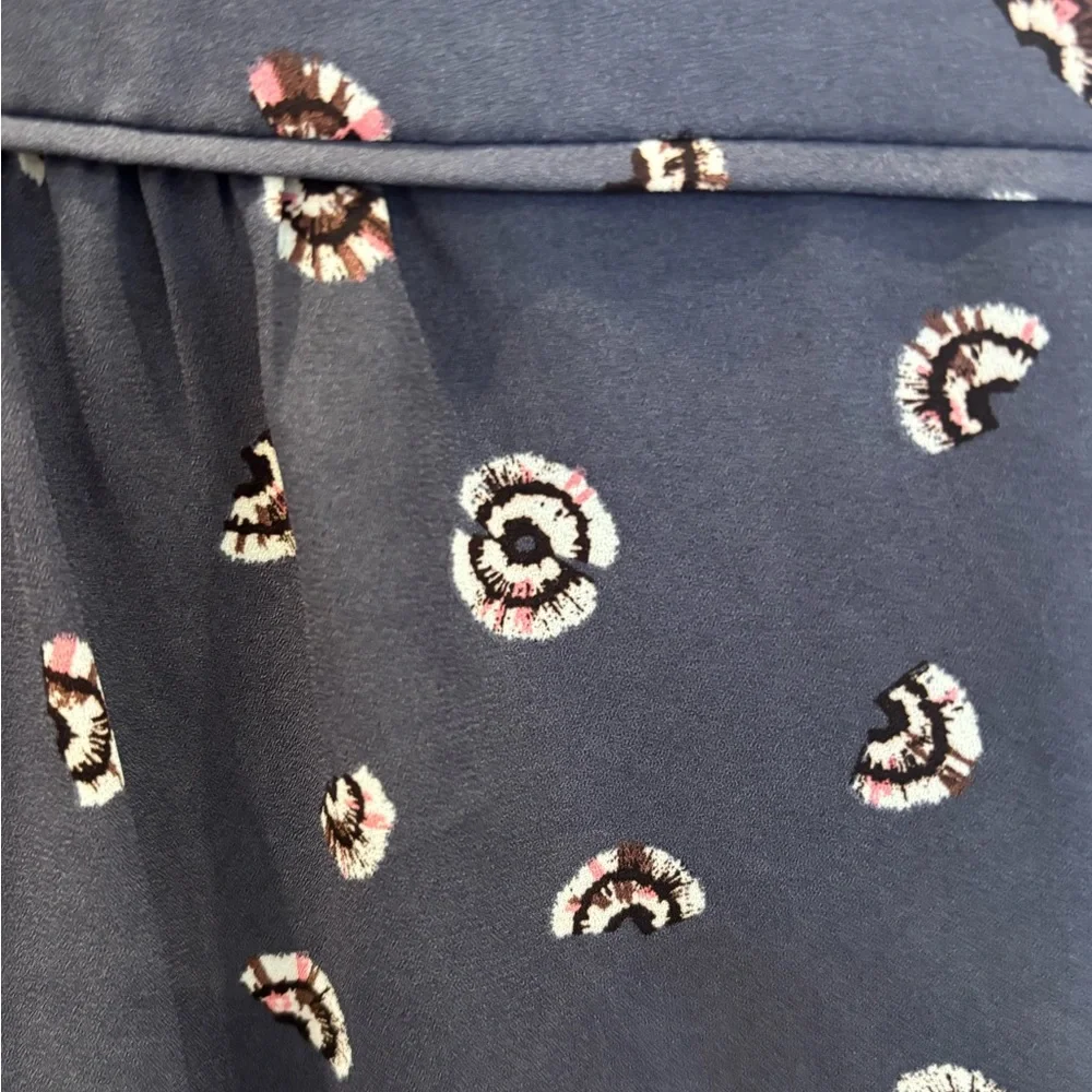 Daniel Rainn Charcoal Printed Blouse - Picture 4 of 5